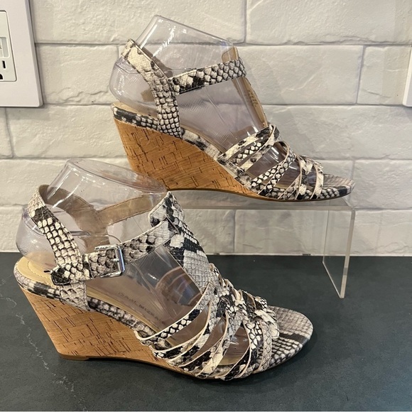 Isaac Mizrahi sz 8 Simmer2 snakeprint wedge sandals - Picture 5 of 16